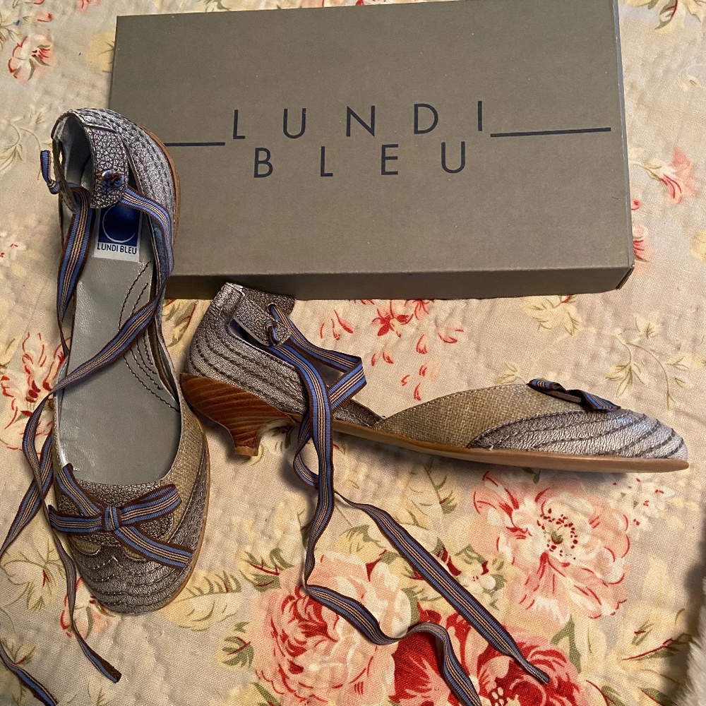 NWOT, NIB, Anthropologie Lundi Bleu, size 7,multi-color with ankle ribbons.